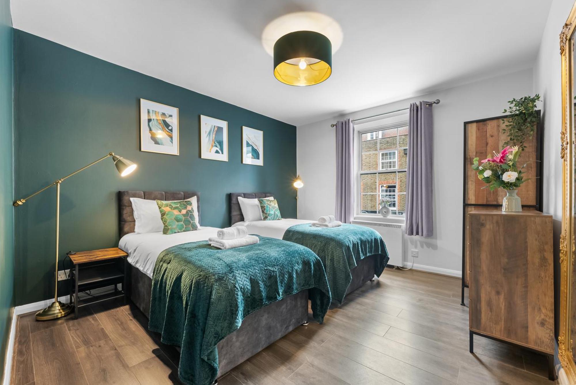 Chic 2 Bedroom Apartment Near Liverpool Street By Gold Stays Londyn Zewnętrze zdjęcie