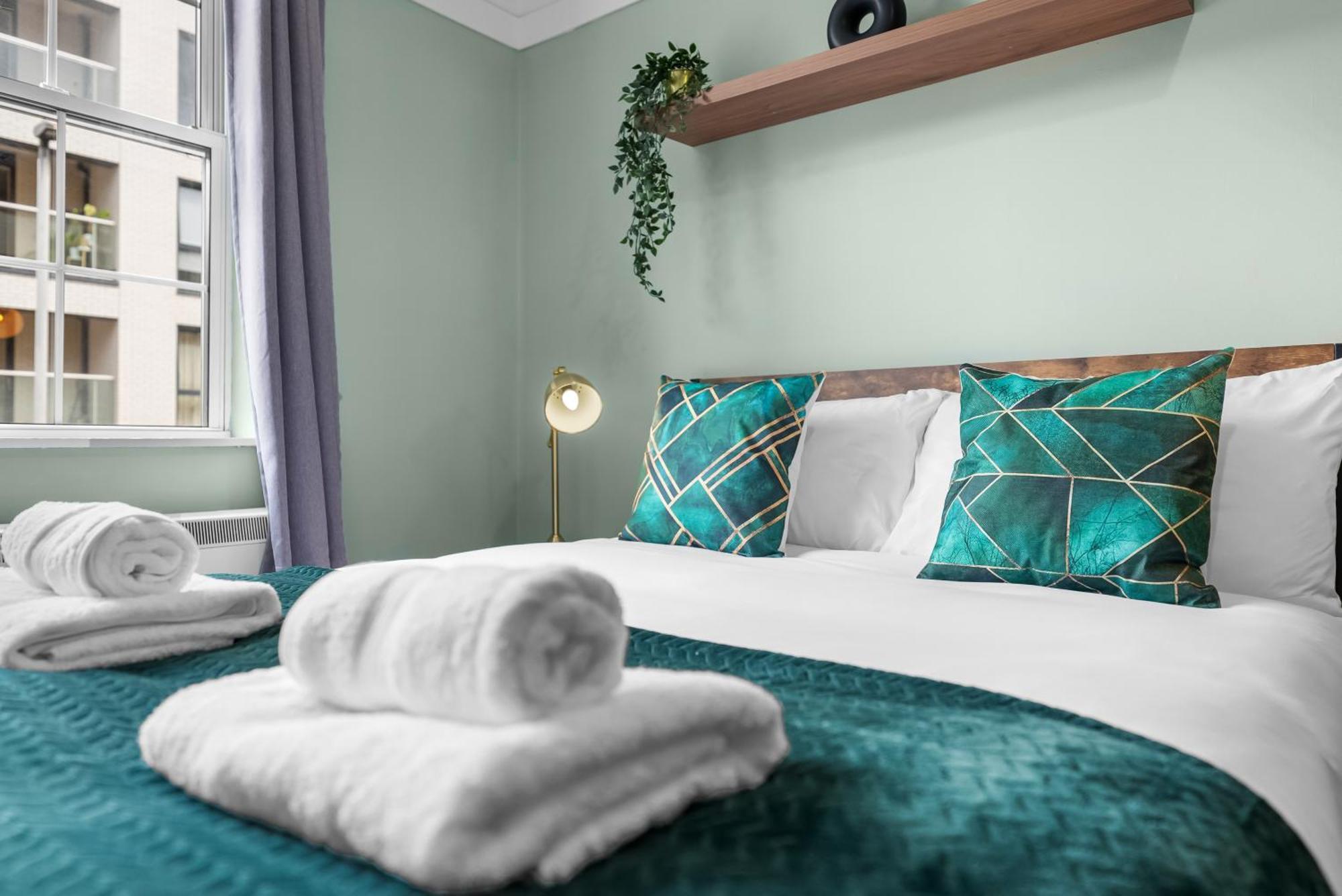 Chic 2 Bedroom Apartment Near Liverpool Street By Gold Stays Londyn Zewnętrze zdjęcie