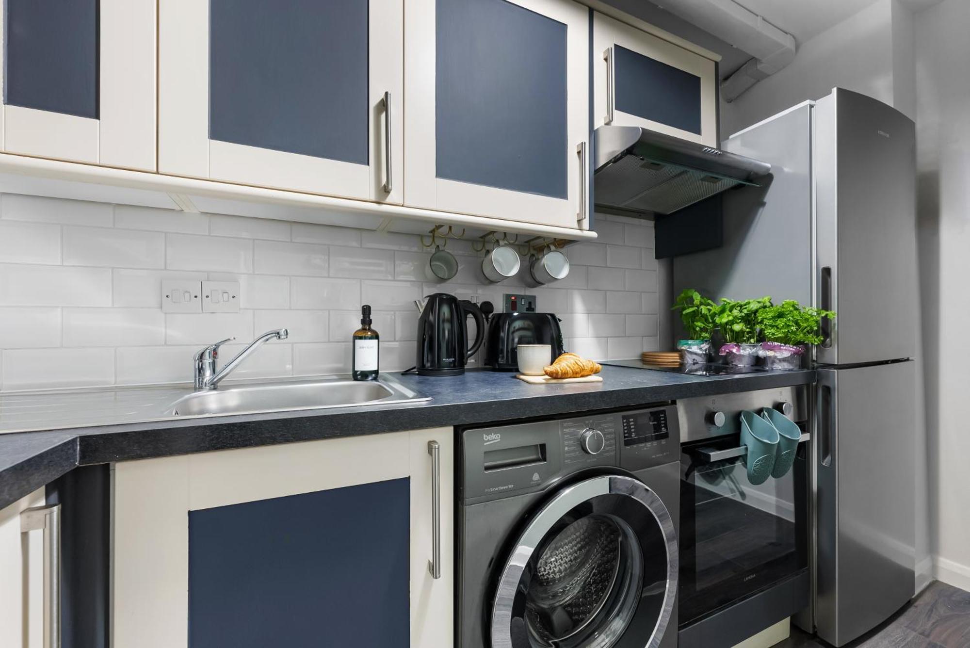 Chic 2 Bedroom Apartment Near Liverpool Street By Gold Stays Londyn Zewnętrze zdjęcie
