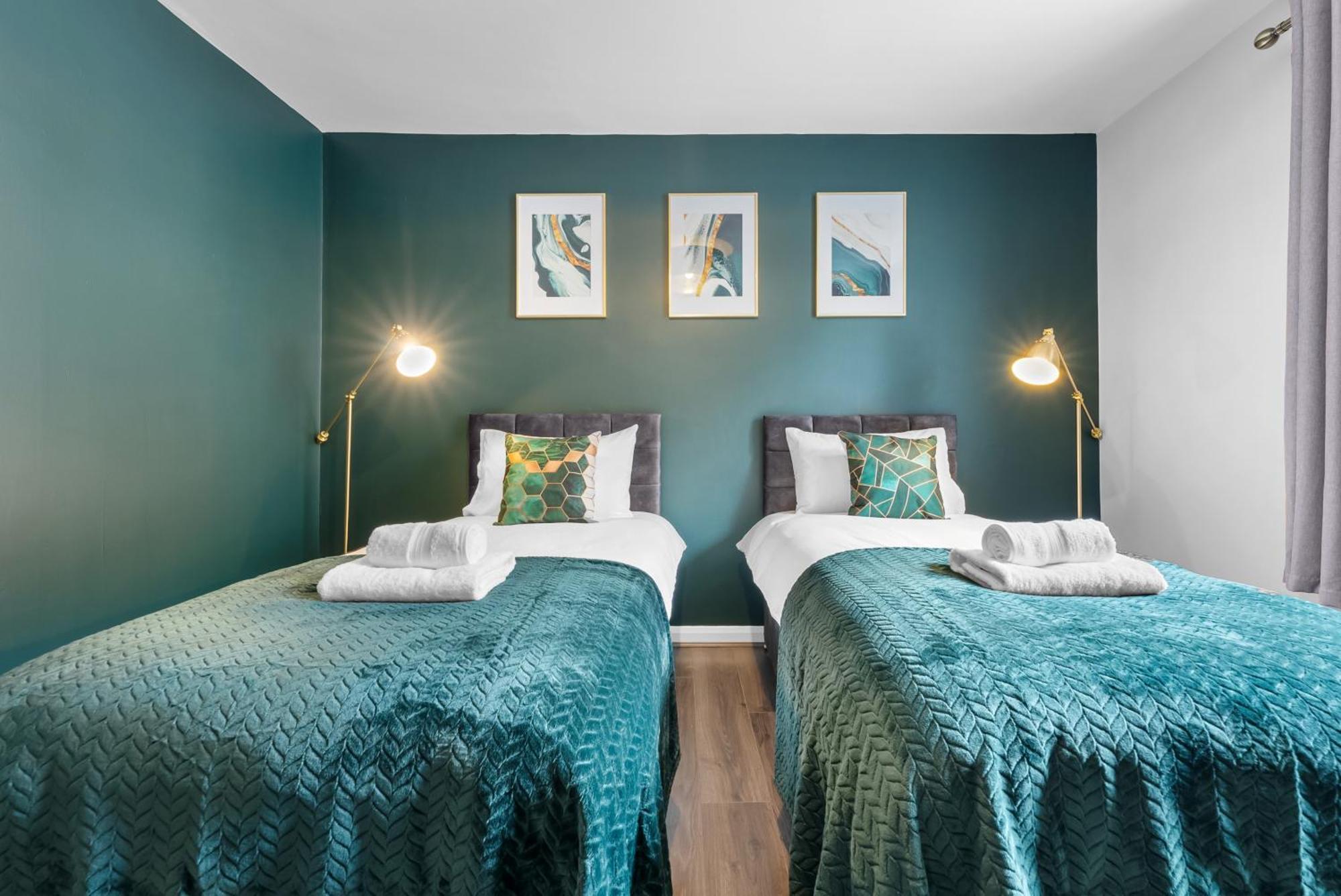Chic 2 Bedroom Apartment Near Liverpool Street By Gold Stays Londyn Zewnętrze zdjęcie